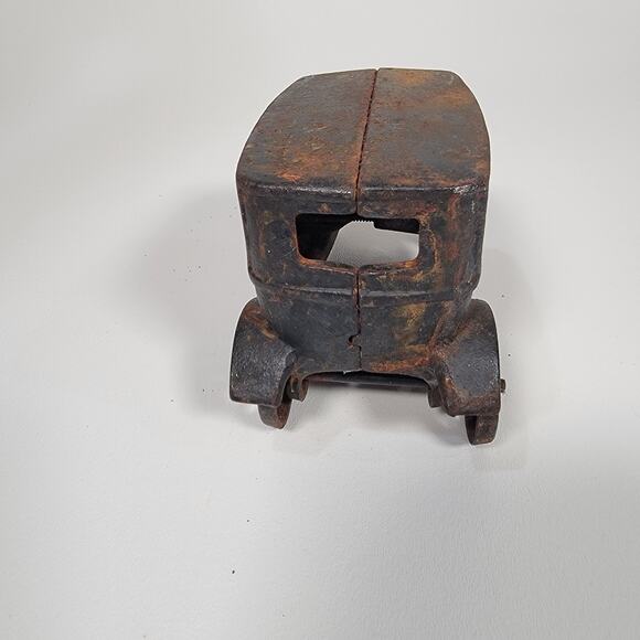 Early Antique Cast Iron Toy Car – Arcade Mfg. Co. USA - Picture 4 of 6